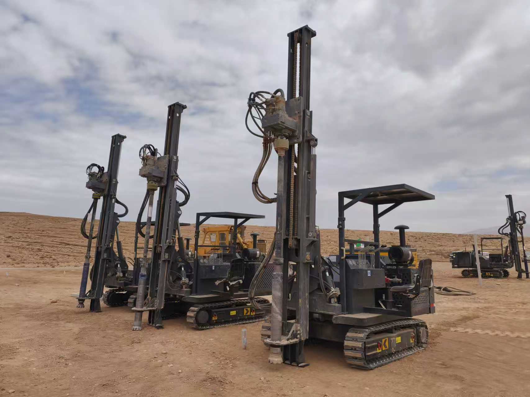 Jentera TeZhong Menyampaikan Latihan Di Tapak untuk SARL RADCO di Projek PV Solar BBA 80MW Algeria