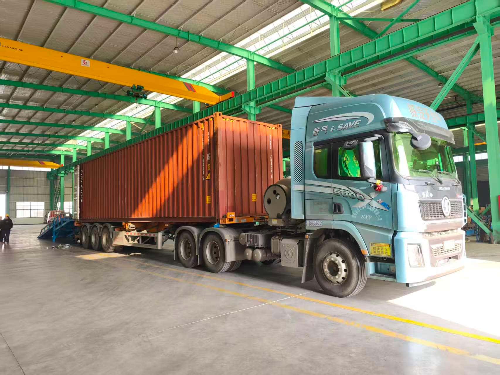 3 Mesin Pemacu Cerucuk Penghadang Lebuhraya TZ390 Dihantar ke Sepanyol, Meningkatkan Keselamatan Jalan Raya Pembinaan