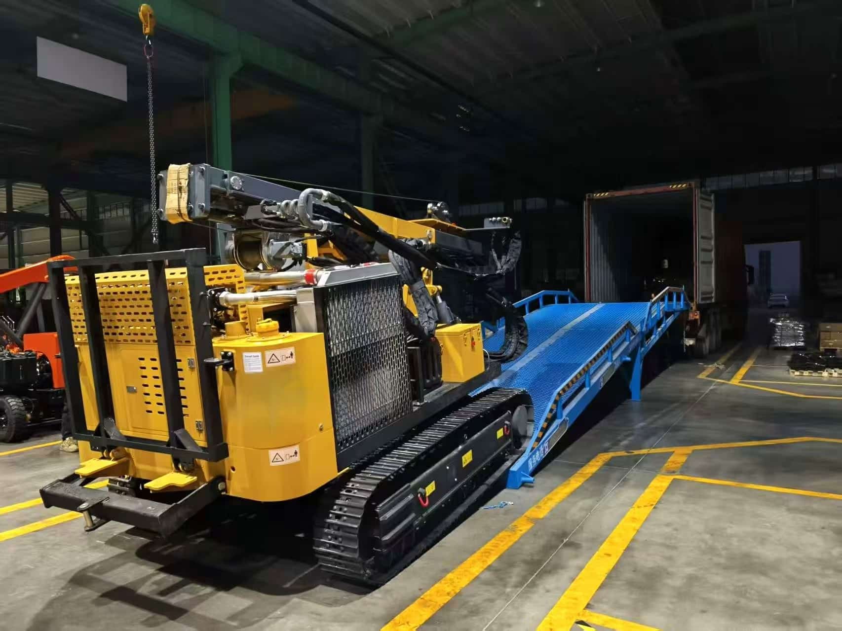 Memperkasa Tenaga Hijau Itali: Dua Pemacu Cerucuk Suria TZ536 Tersuai Dihantar dengan Pematuhan Euro 5